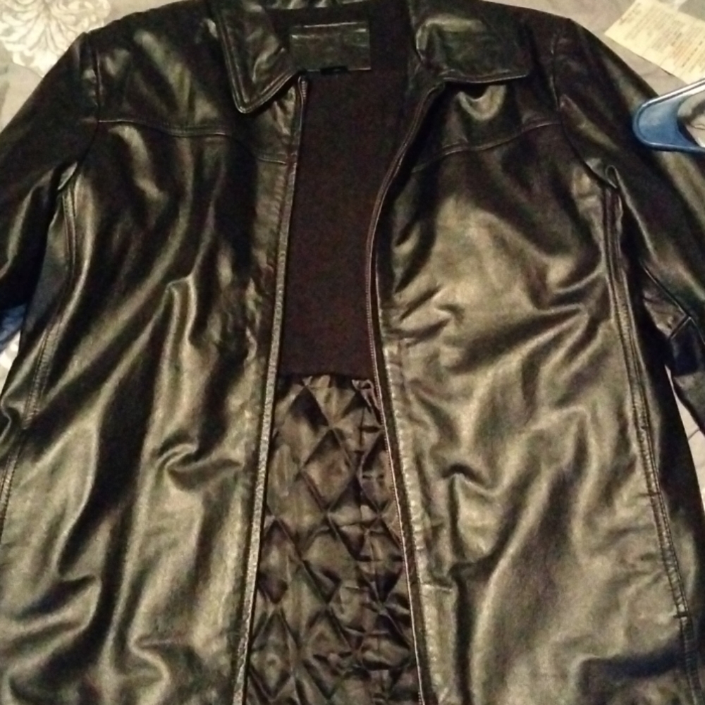 Kathy Ireland black Genuine Leather